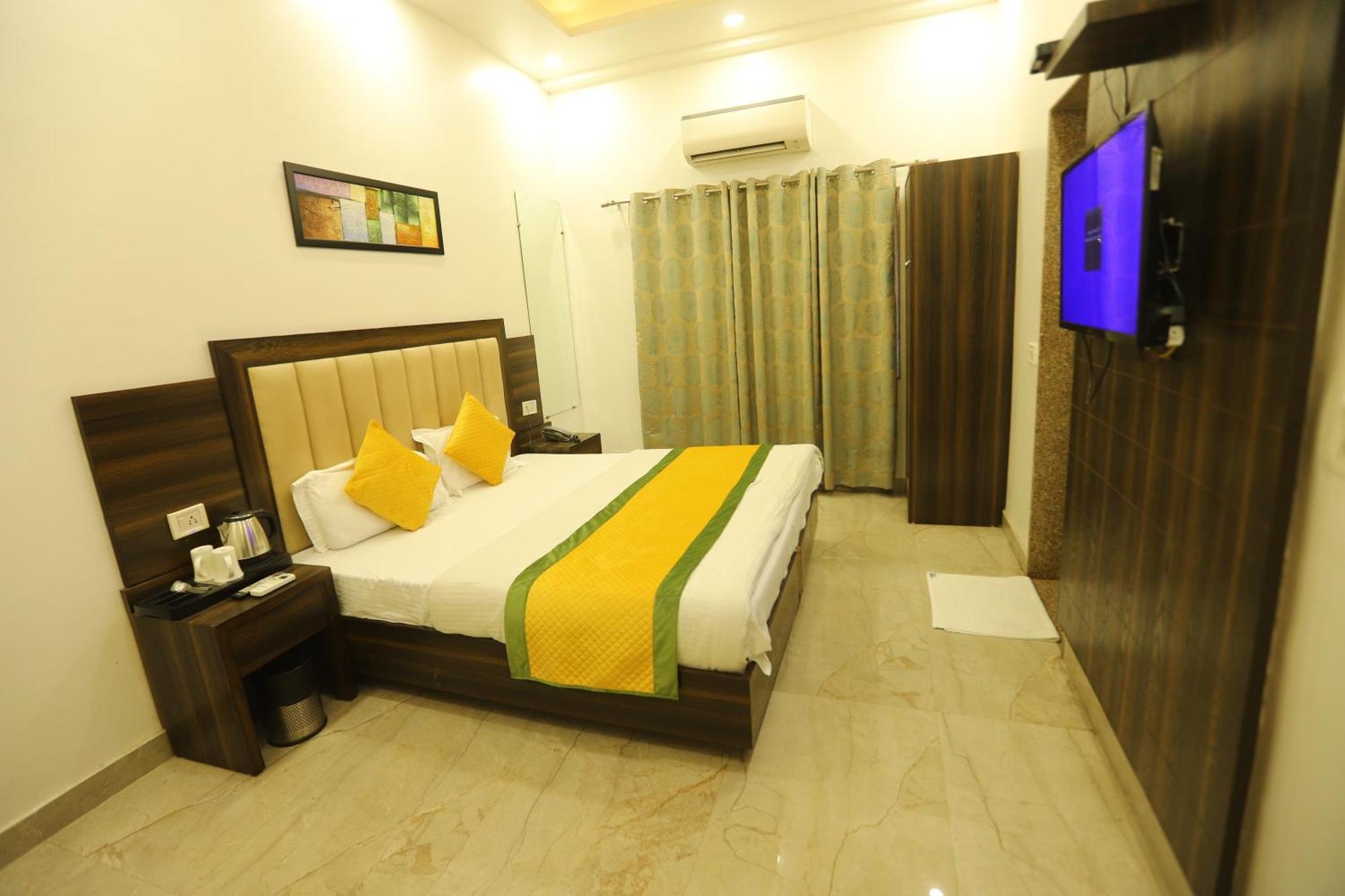 Hotel Emporio Dx - New Delhi Railway Station - Paharganj Экстерьер фото